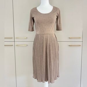 Banana Republic Brown Pleated Dress Scoop Neck Short Sleeve